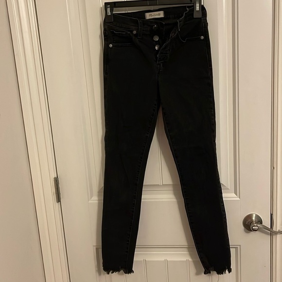 Madewell women’s 25 button fly 9” High-Rise Skinny Black‎ Jeans. Raw frayed hem. - Picture 1 of 12